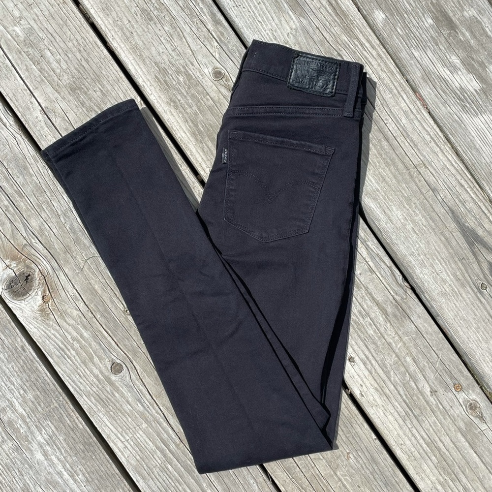 Levi’s 311 Shaping Skinny Jeans 24